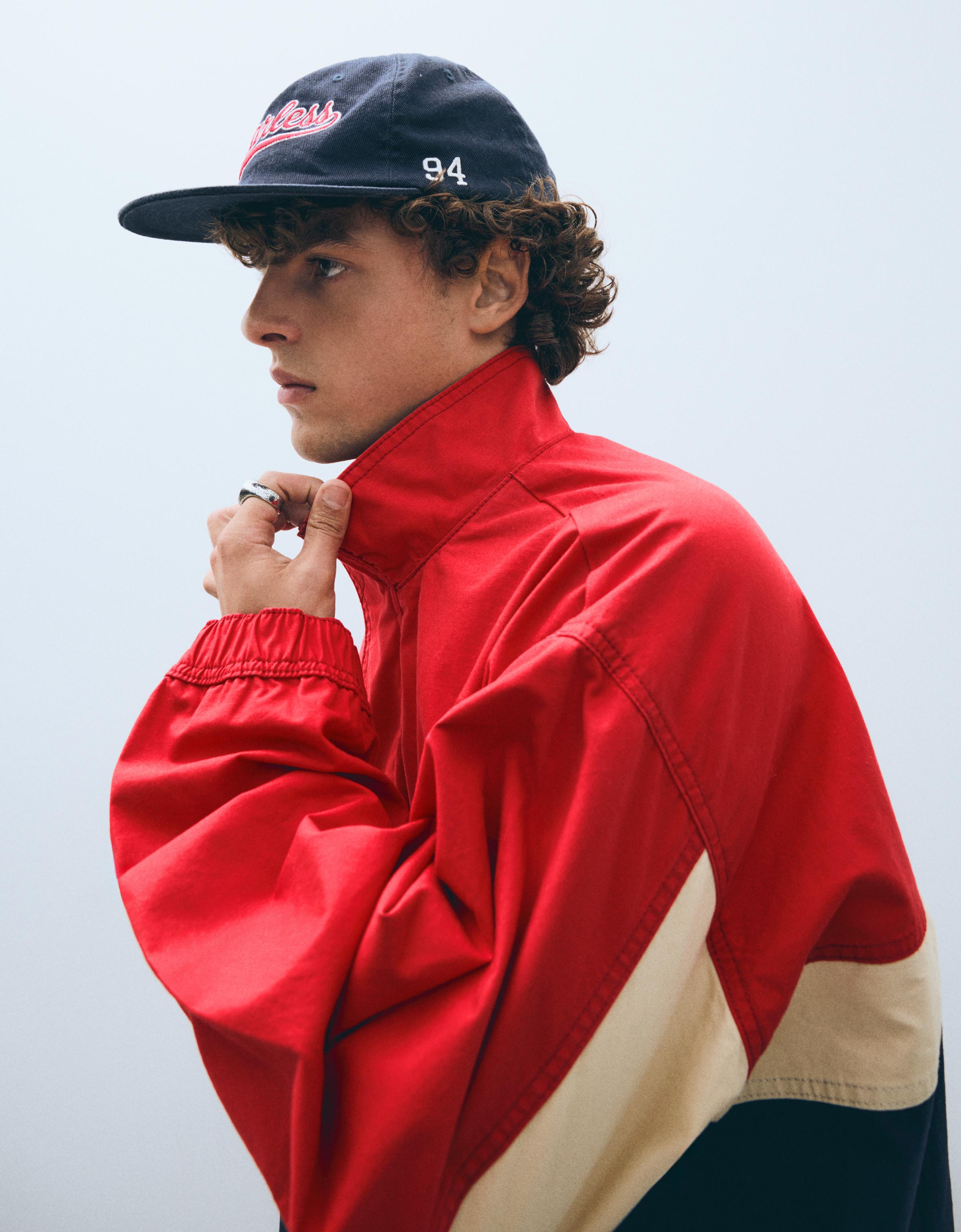 Zip-up windbreaker — Red