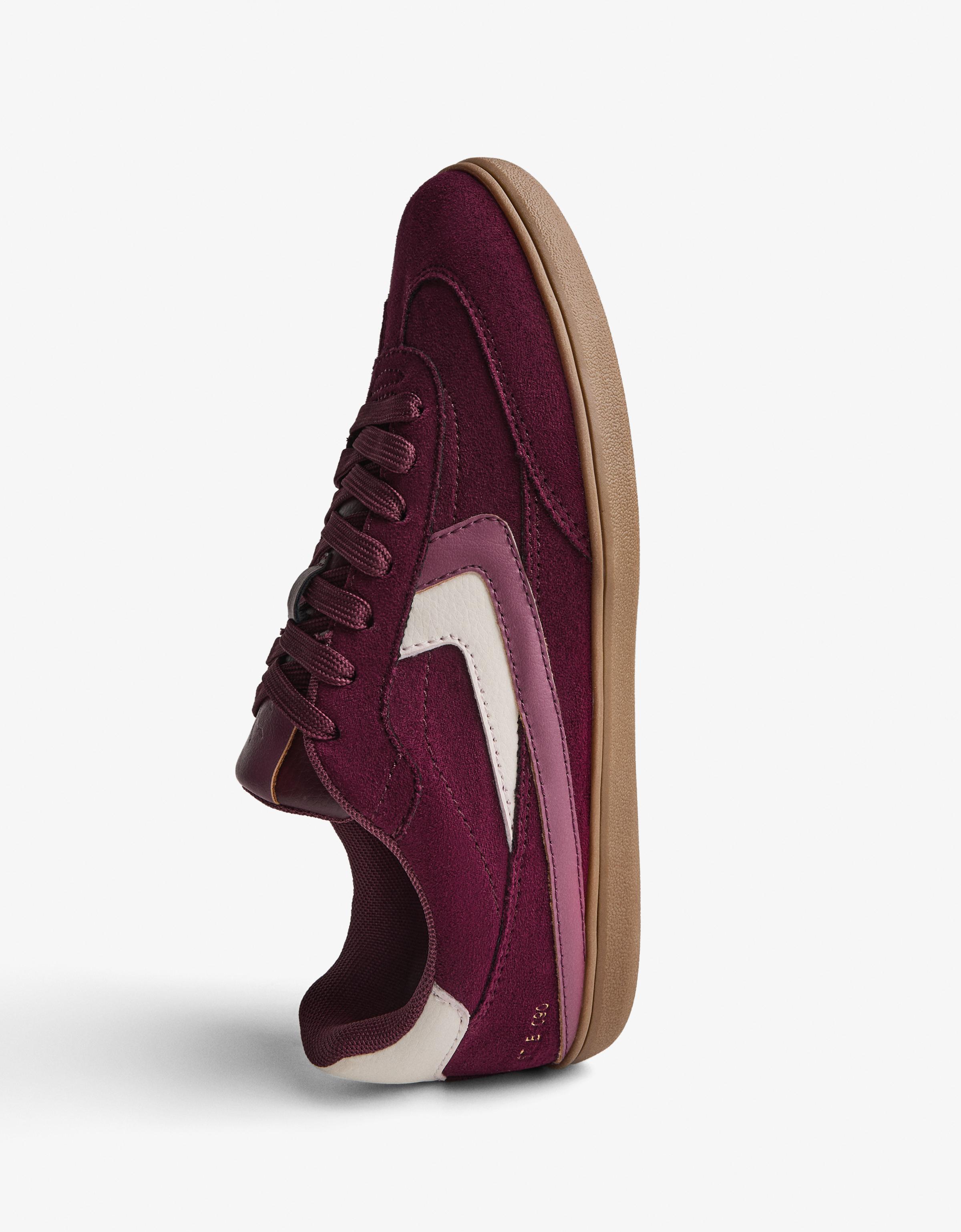 Retro trainers
