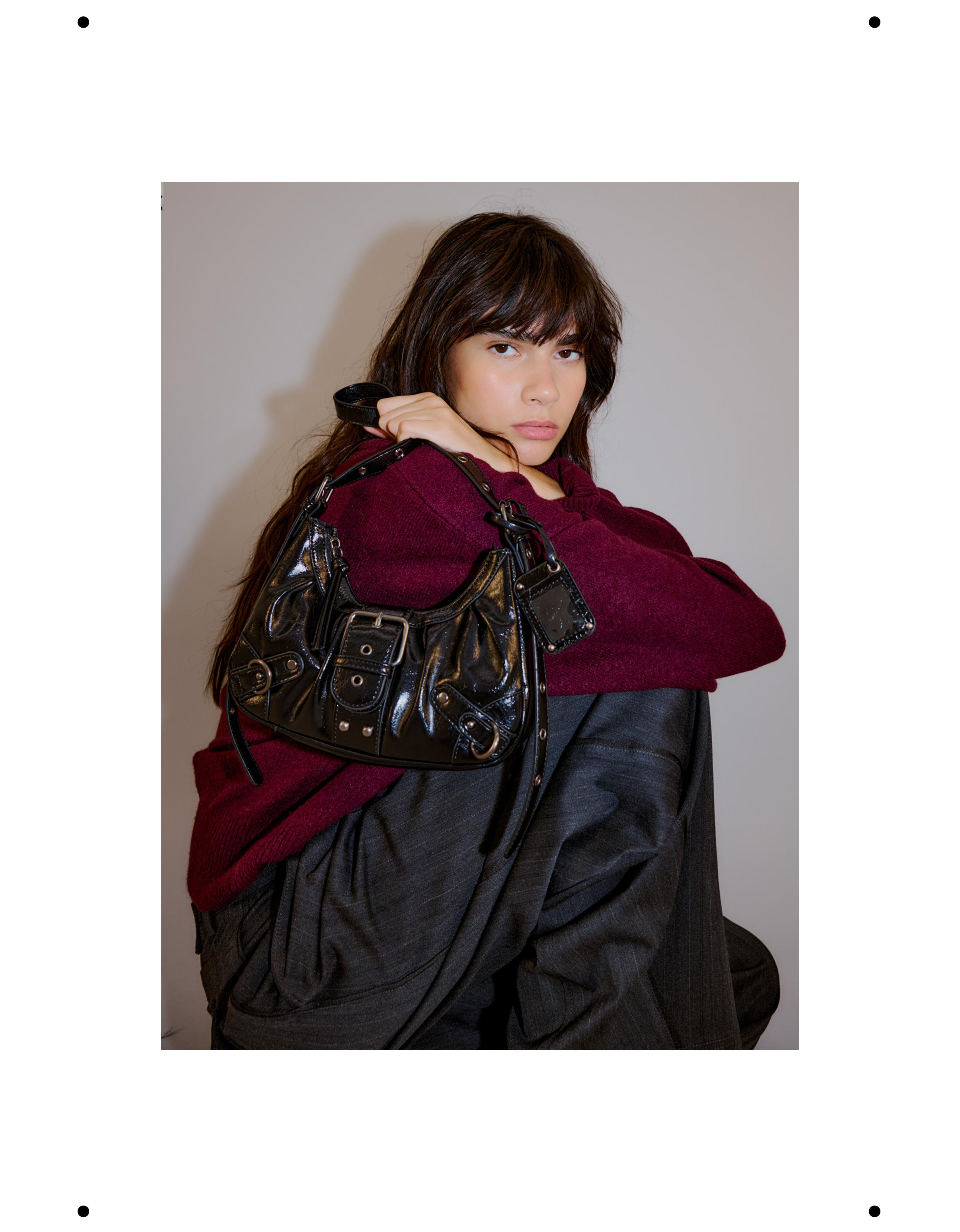 Buckle shoulder bag — Black