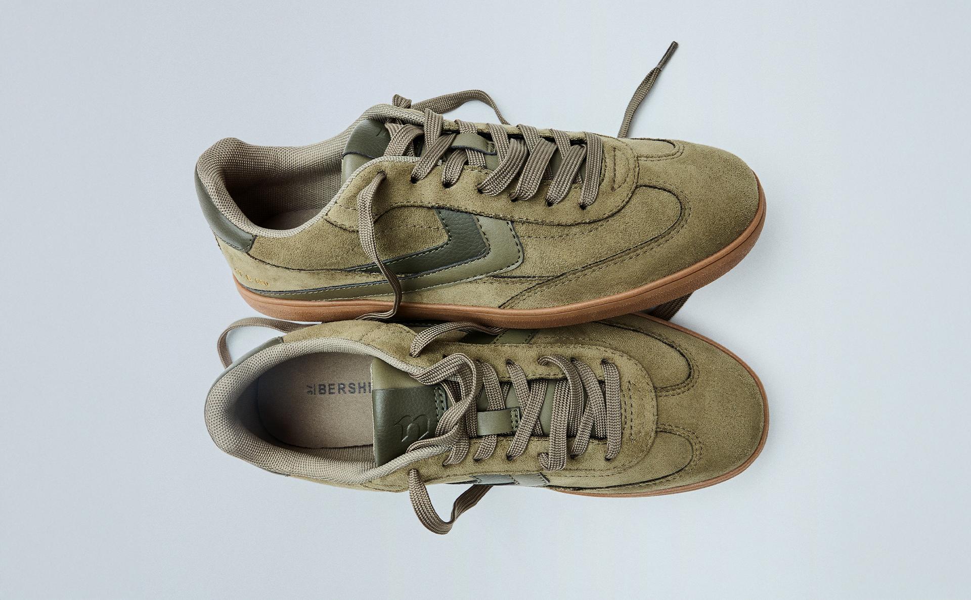 Retro trainers