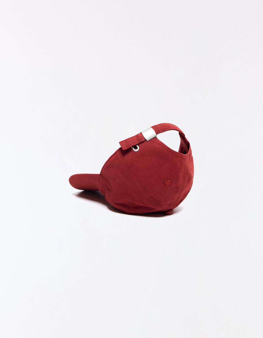 Embroidered cap-Maroon