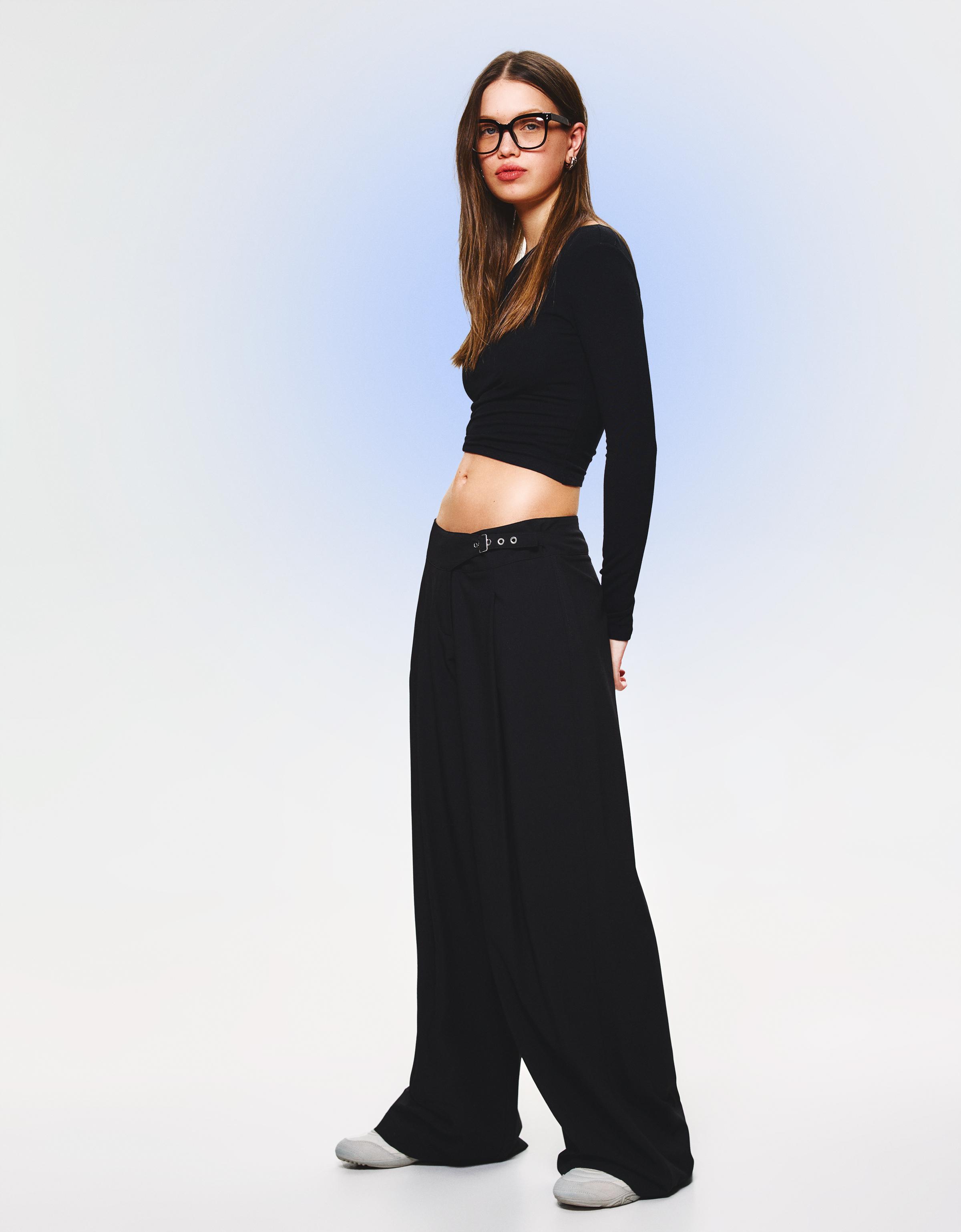 Haut Femme Bershka - T-shirt Noir Et Rouge - Taille L/38 - NEUF Sans étiquette