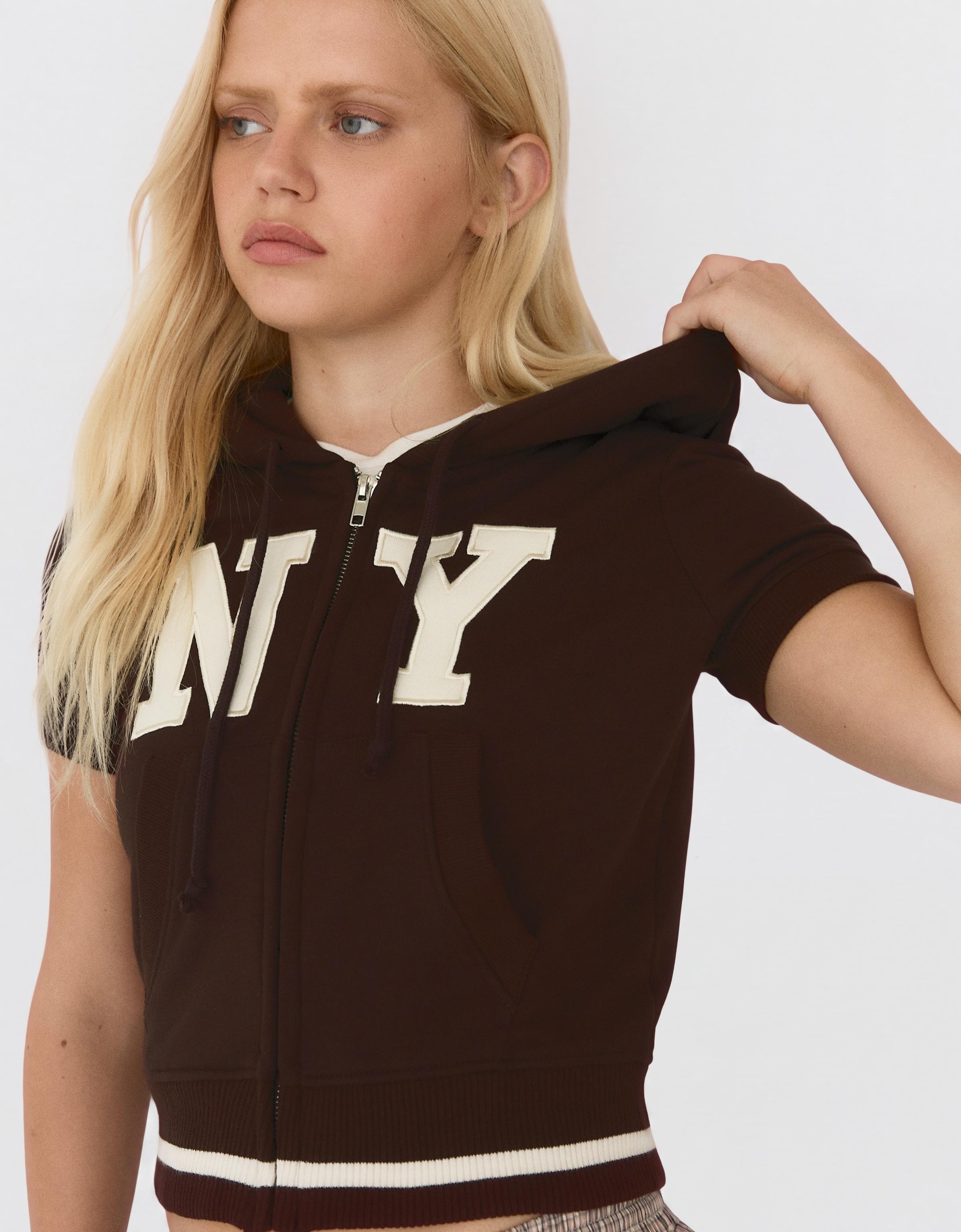Short-sleeved hooded zip-up sweatshirt — Brown