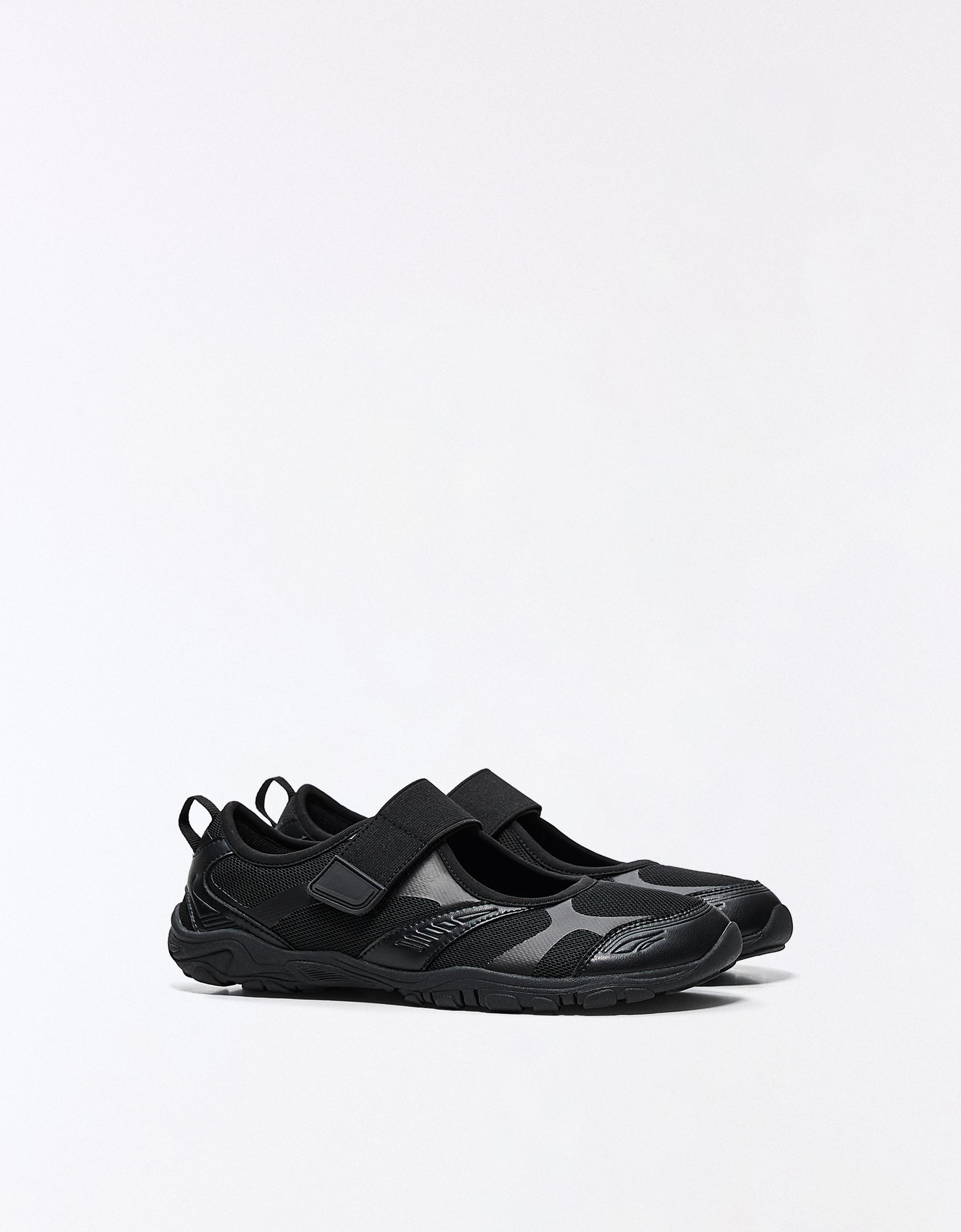 Bershka Bailarina Deportiva Barefoot Mujer Negro