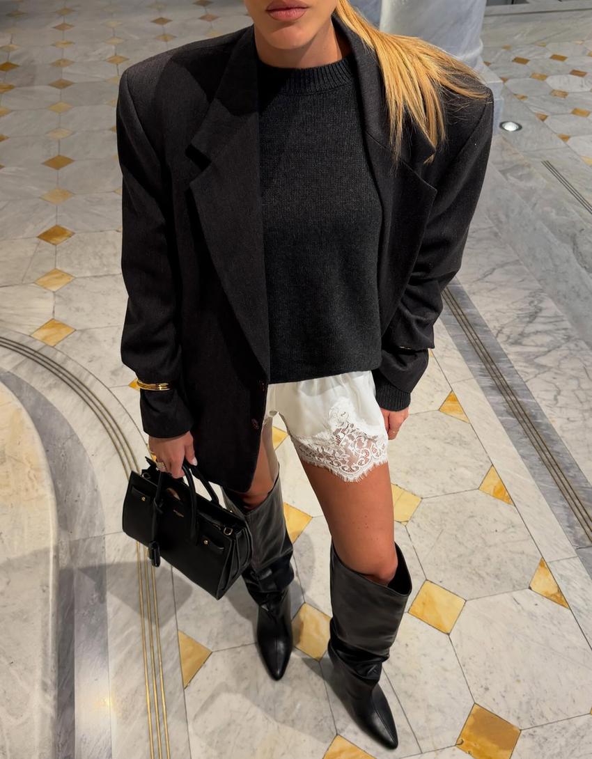 Sateen Bermuda shorts with lace trim-Cream