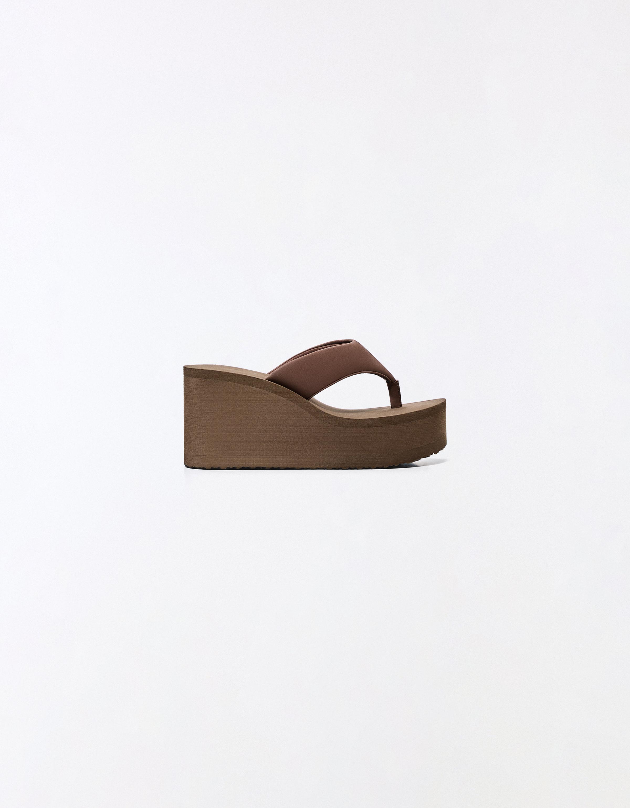 Thong heeled platform sandals — TAUPE