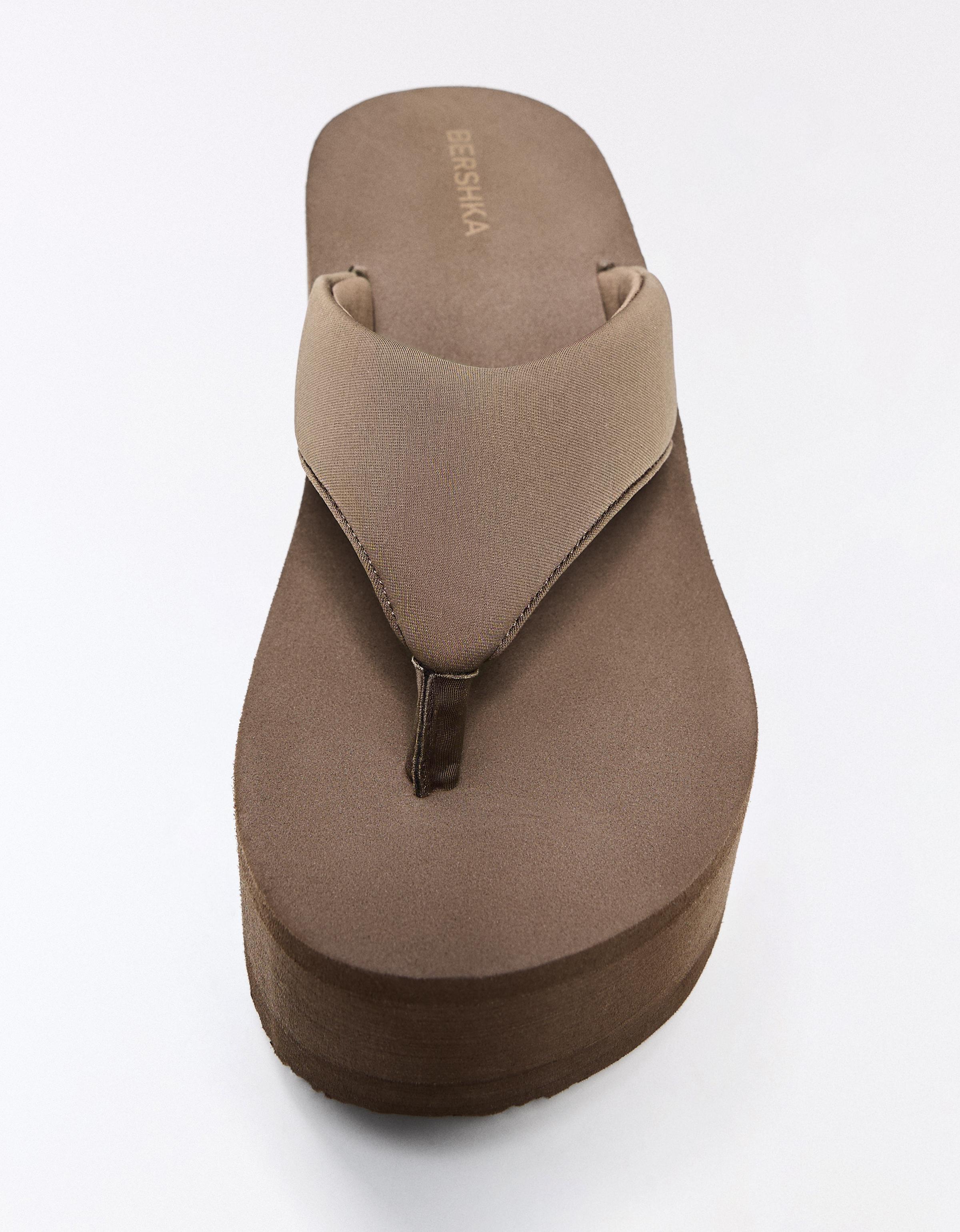 Thong heeled platform sandals — TAUPE