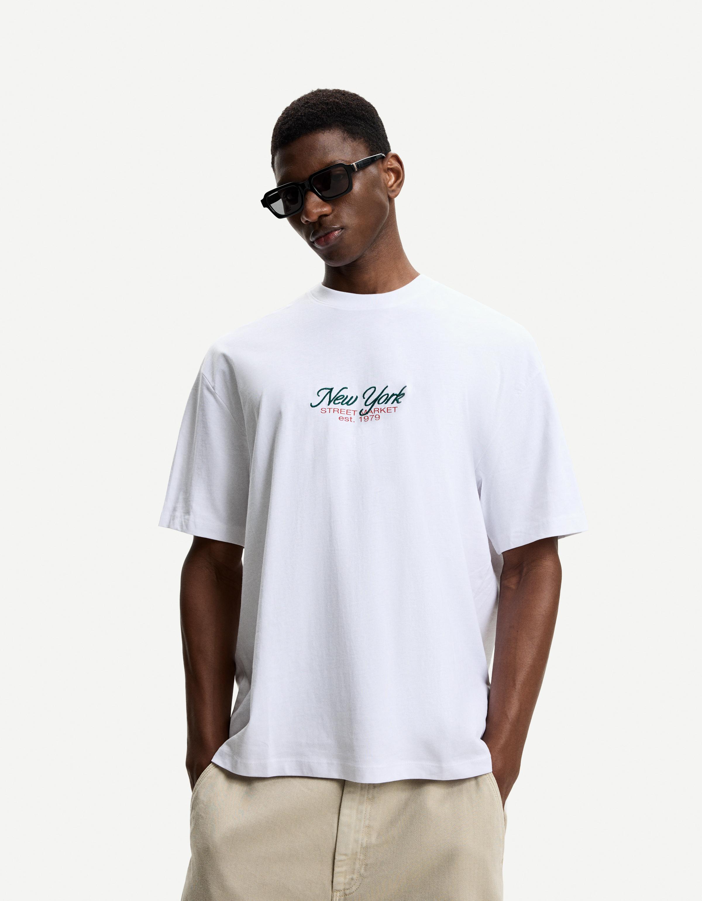 Bershka T-Shirt Mit Print Und Kurzen Ärmeln Herren Xs Weiss