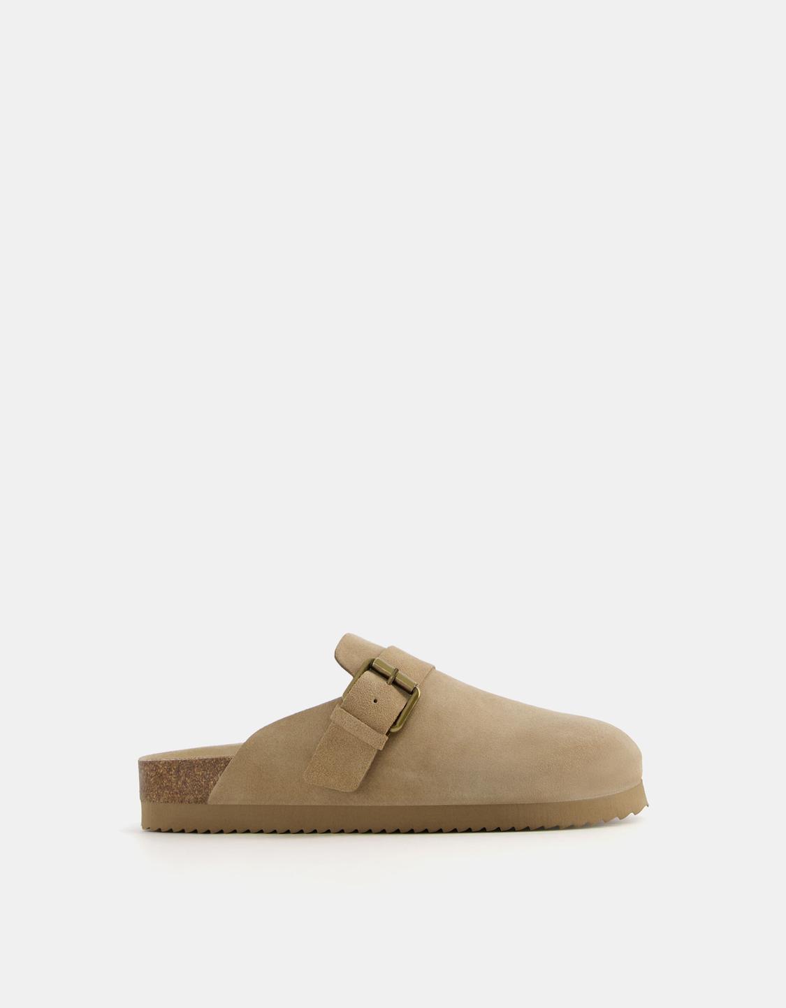 LEATHER clogs with buckle