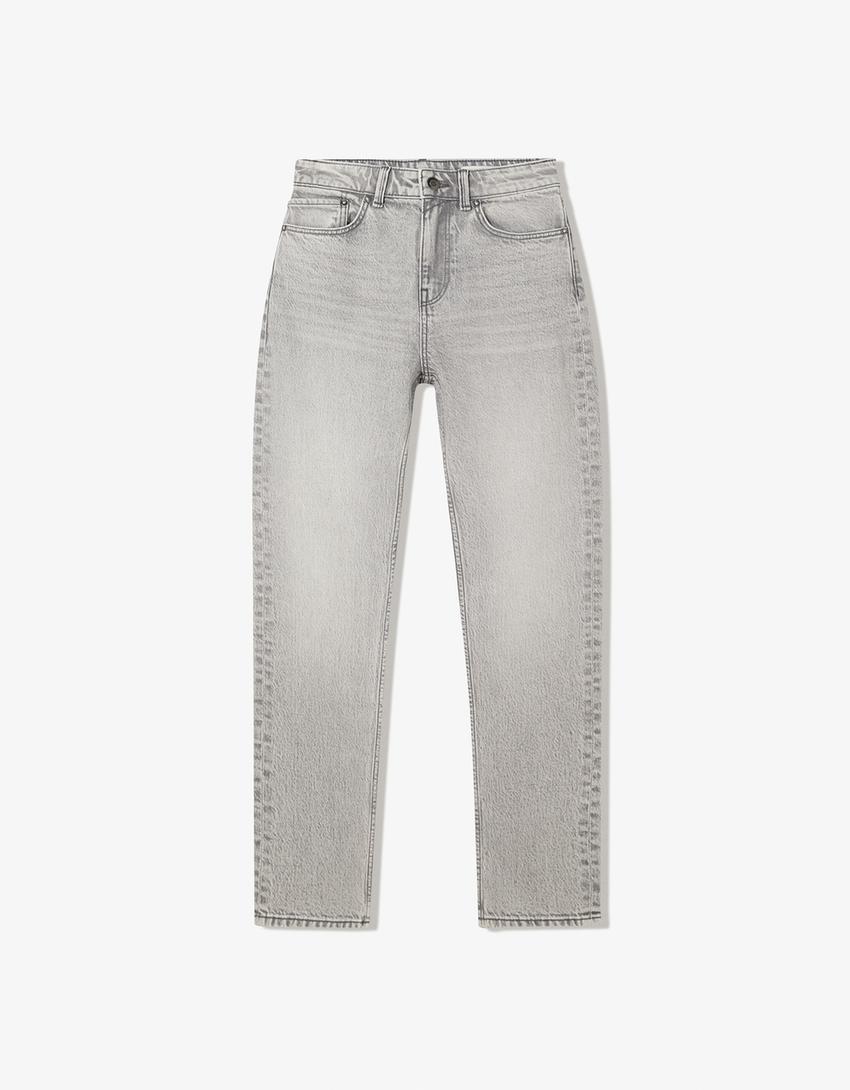 Comfort-fit hi-rise mom jeans Women Bershka