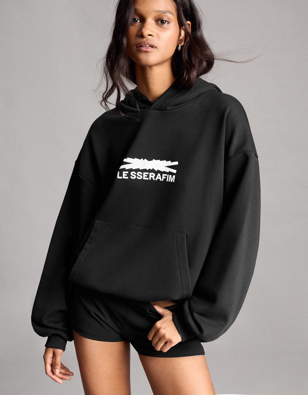 LE SSERAFIM oversize hood sweatshirt
