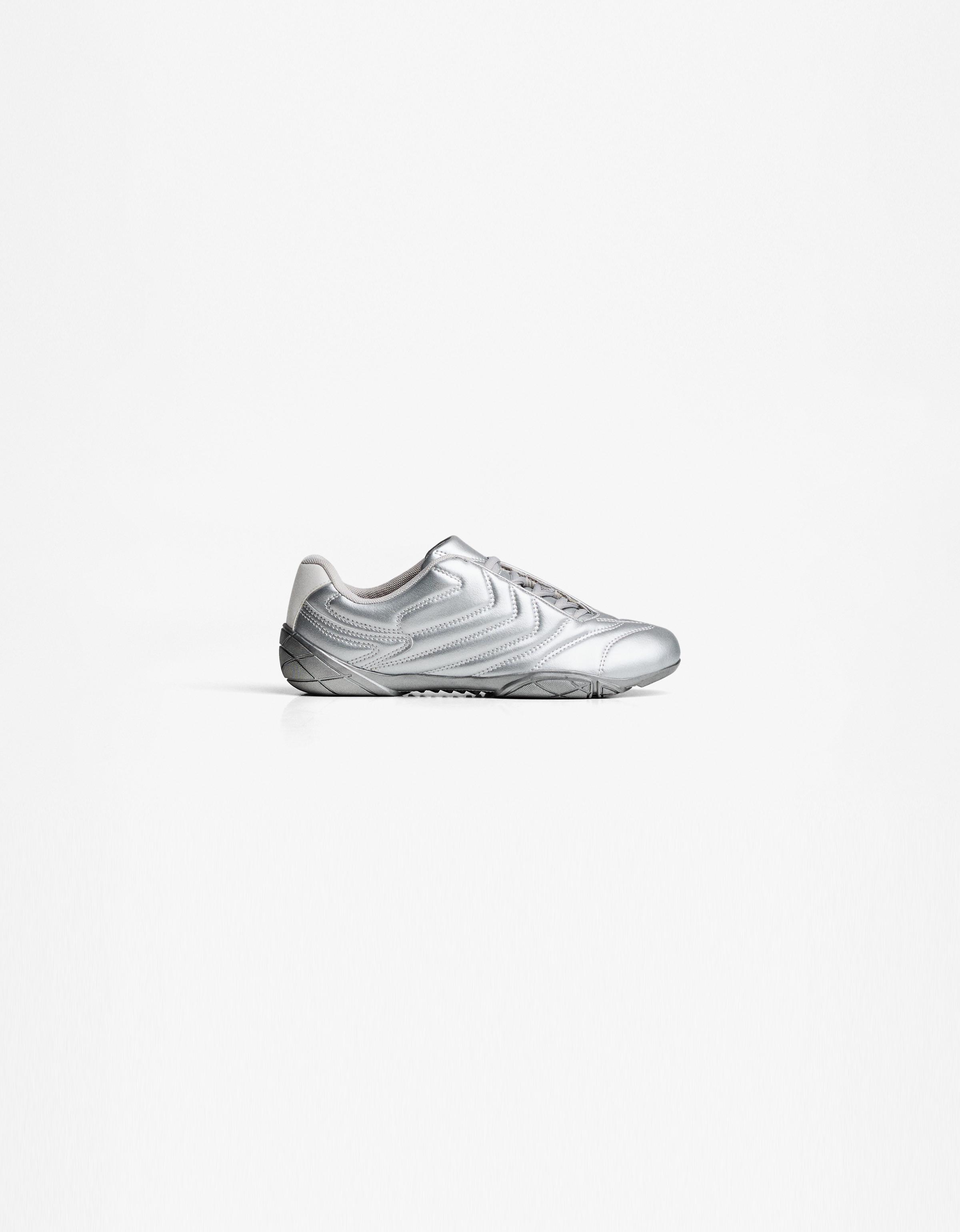 Football trainers