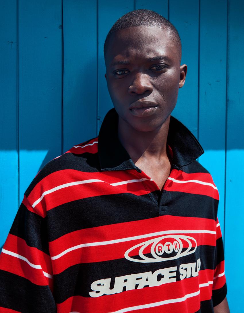 Kısa kollu çizgili işlemeli polo-Kırmızı