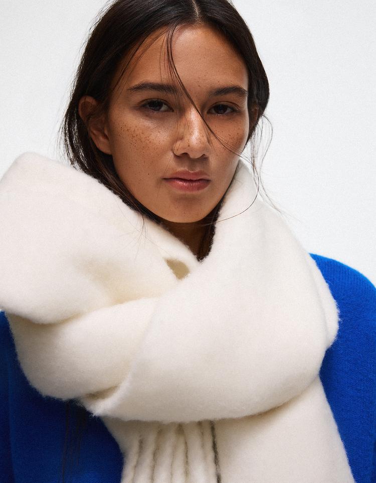 Chunky fringed scarf — Cream