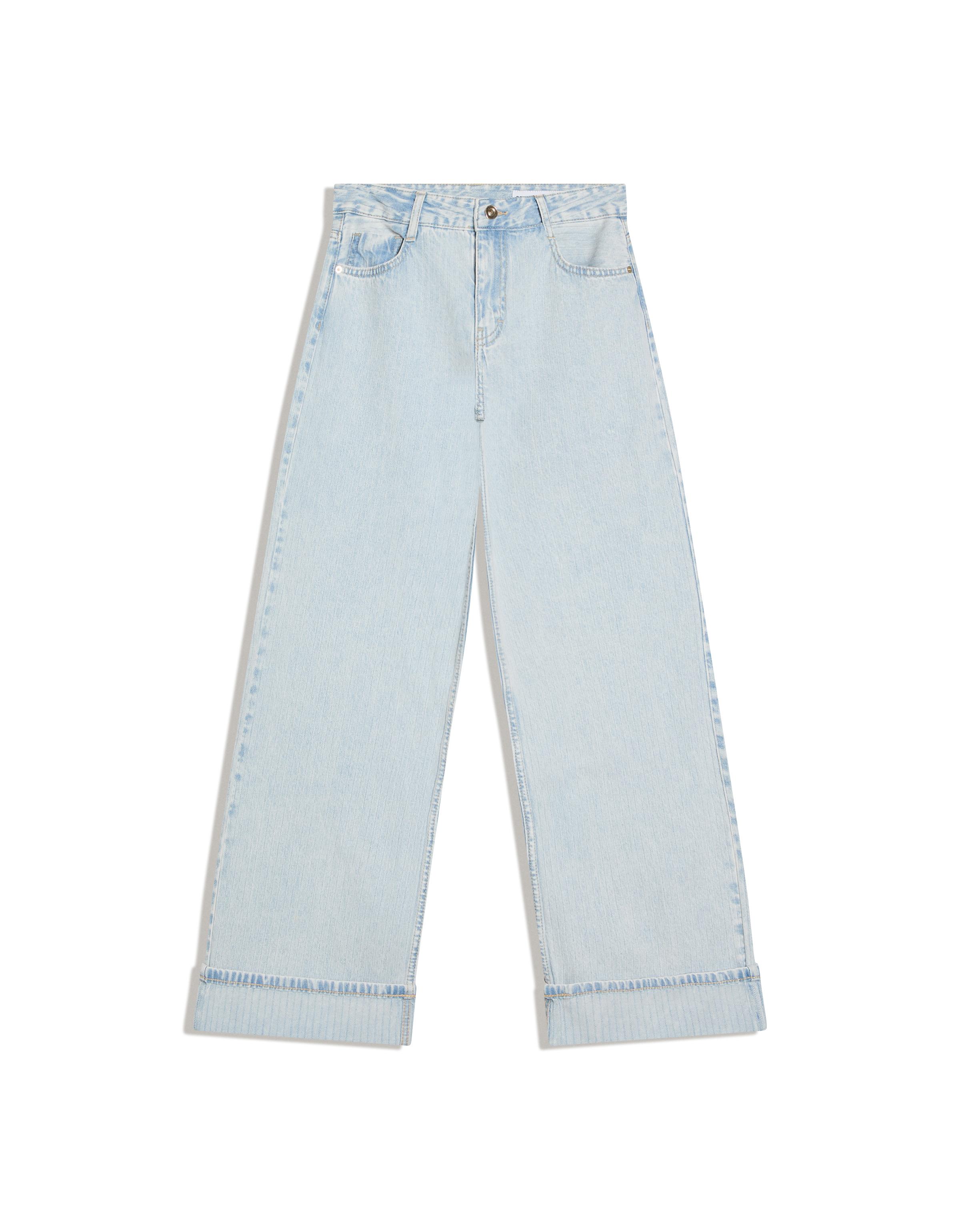 Wide-leg jeans with turn-up hems