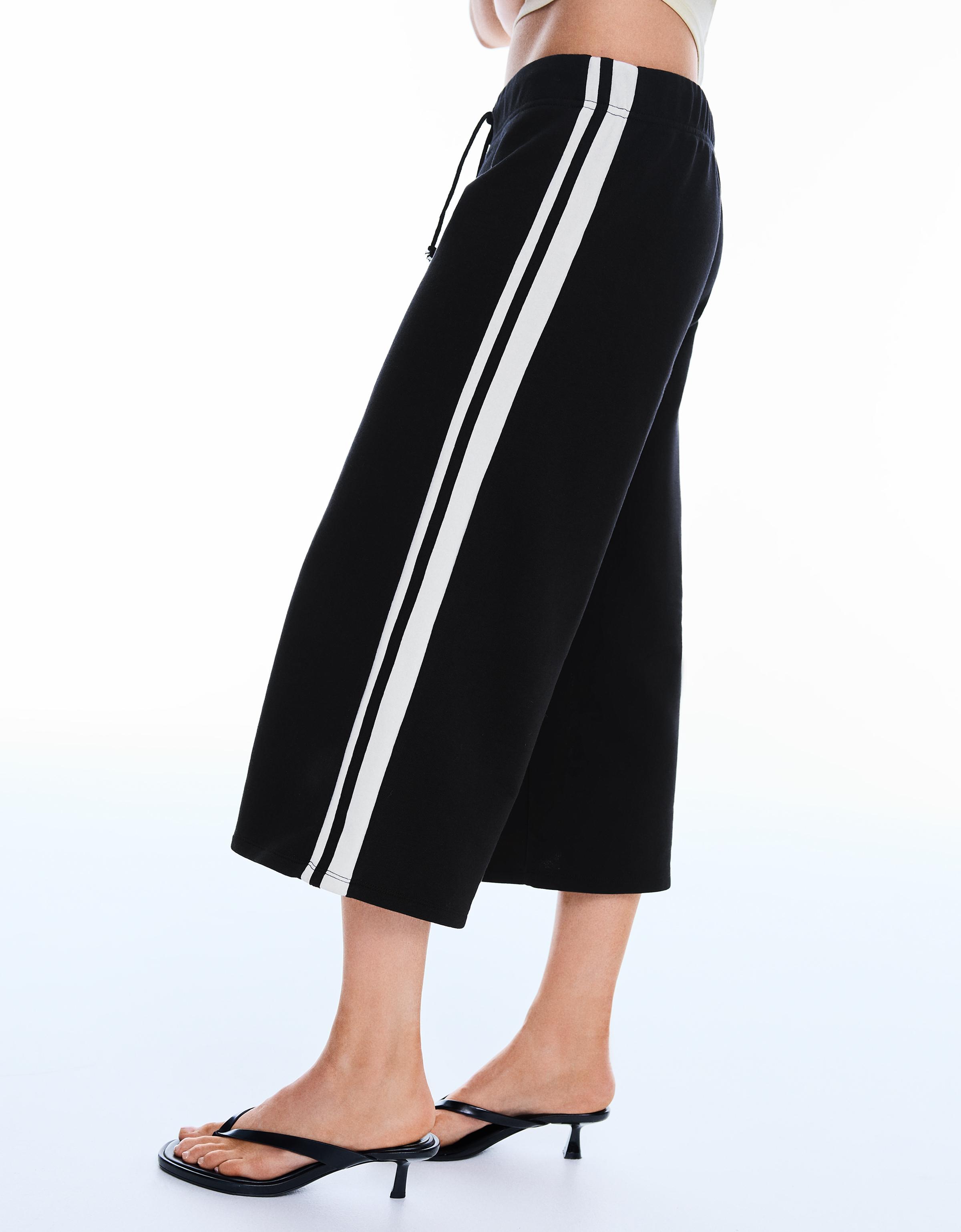 Plush capris with side stripe — Black