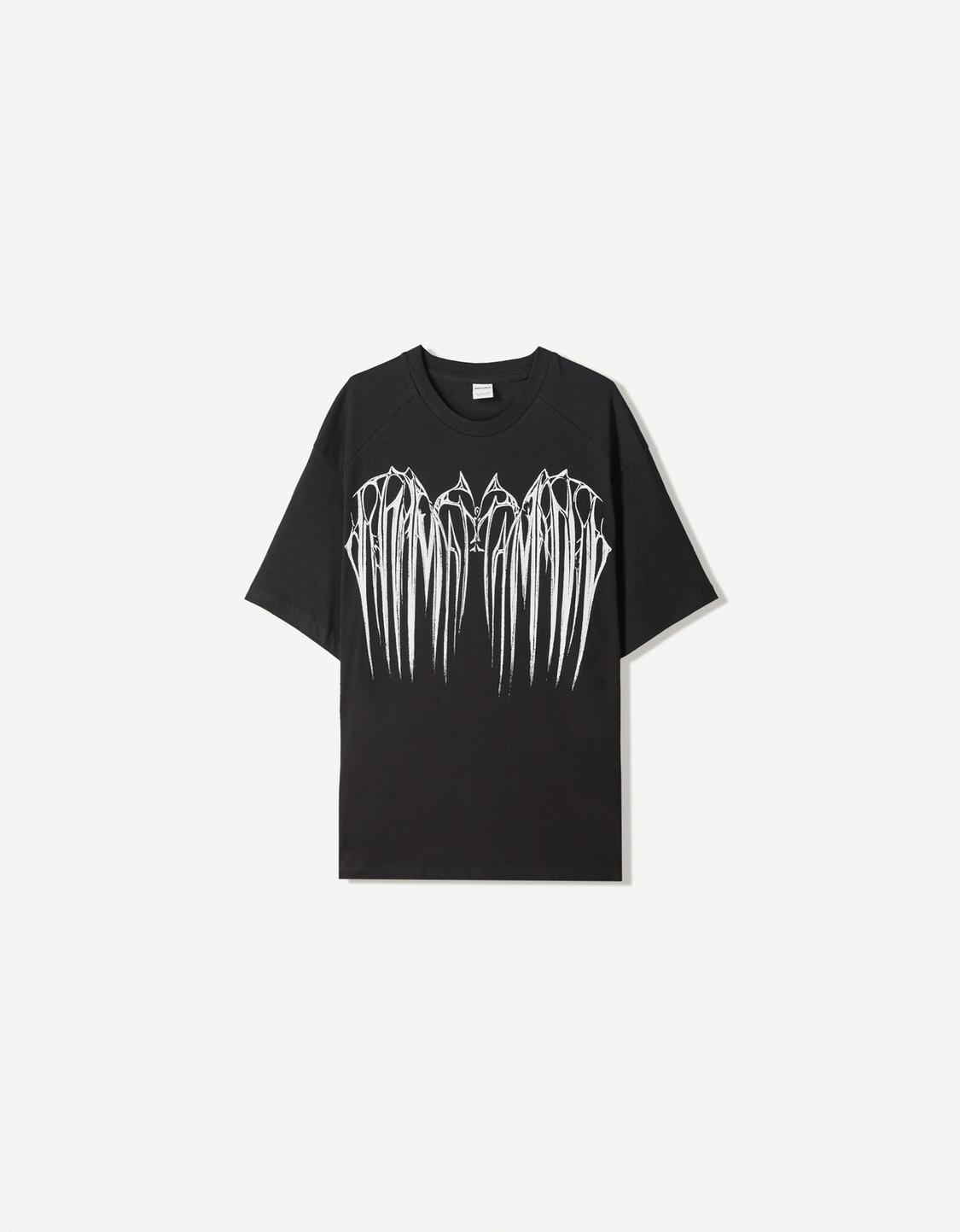 تيشرت بأكمام قصيرة وطبعة